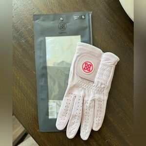 Pale pink men’s small golf glove.